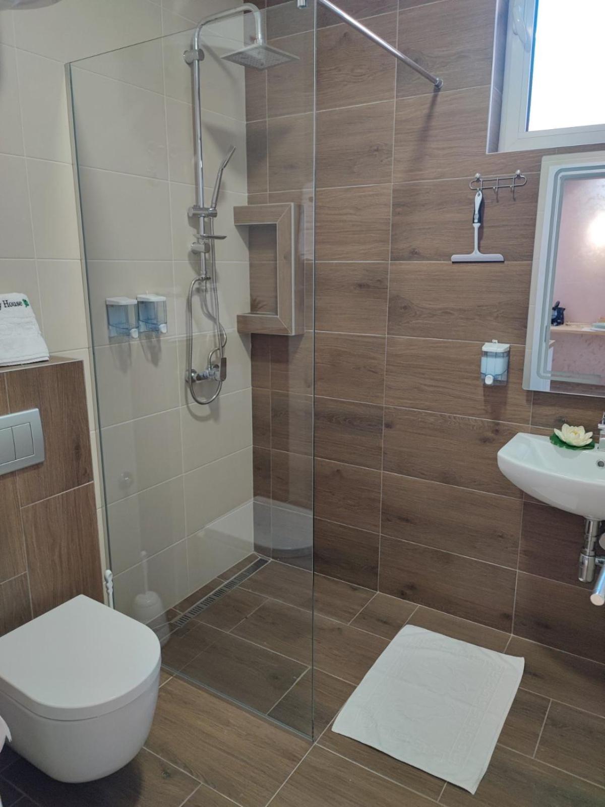 Apartmani Happy House Surčin Exterior foto
